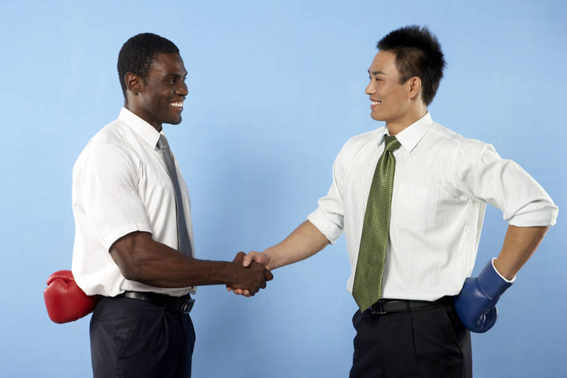 东方人,成年人,肌肉,健壮,两个人,商务人士,运动员,商务男性,握手,微笑,横图,室内,侧面,衬衫,锻炼,商务,讨论,幸福,运动,合作,竞争,拳击,北京,中国,亚洲,黄色背景,套装,开会,会议,领带,拳击手套,训练,蓝色,站着,职业,健康,面对面,奥运,力量,同意,摄影,生活方式,格斗,进入,商务装,田径运动员,合伙,工薪阶层,东亚,背手,勇气,男人,男性,年轻男性,非洲人,亚洲人,中国人,年轻人,白领,上班族,休闲活动,体育运动员,运动选手,手牵手,彩图,影棚拍摄,衬衣,精力,韧性,商务会议,和平条约,bj175