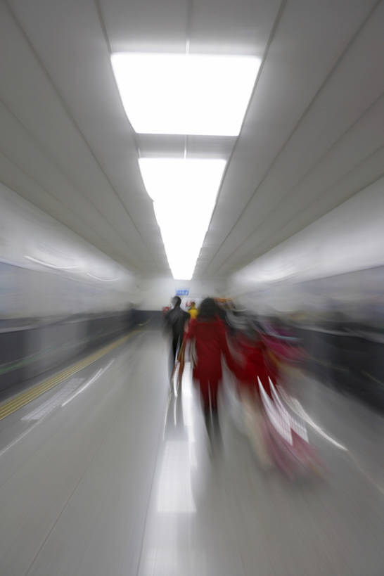 东方人,竖图,室内,白天,运动模糊,地铁,车站,北京,中国,亚洲,地铁站,站台,公共交通,月台,红色,运输,摄影,迅速,明亮,东亚,灯心草,亚洲人,中国人,彩图,bj175