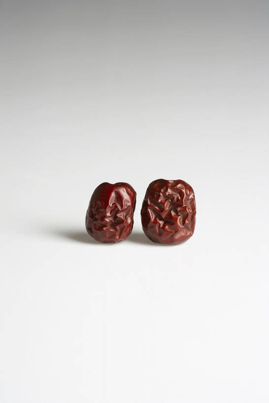 皱纹,无人,竖图,留白,白色背景,烹饪,农业,浆果,静物,水果,并排,干燥,小的,生食,料理,食品,小吃,菜肴,美食,饮食,食物,两个,红色,自然,干果,枣,摄影,红枣,佳肴,有机食品,简单,枣子,干的,枣椰子,健康食物,大枣,彩图,影棚拍摄,抗氧化剂,枣糕,成分,bj175