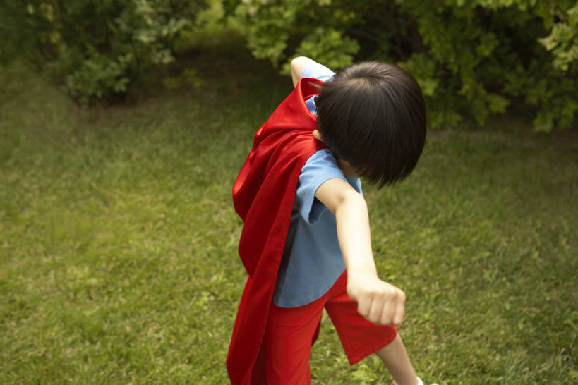 东方人,儿童,一个人,公园,站,横图,室外,白天,正面,民族服装,旅游,度假,纯洁,草地,美景,北京,中国,亚洲,仅一个男性,仅一个人,服装,景观,古典,玩,休闲装,文化,娱乐,飞,传统,草,小孩,衣服,白色,自然,站着,仅一个小孩,享受,休闲,景色,放松,活力,可爱,力量,童年,童趣,无辜,模仿,摄影,服饰,生长,幽默,古装,自然风光,超人,梦想,防寒衣,想象,童真,东亚,烂漫,无邪,韵味,超级英雄,英雄,天真,男孩,男人,男性,亚洲人,中国人,孩子,拳头,休闲活动,站立,彩图,高角度拍摄,传统服装,民俗服,装扮,男生,bj175