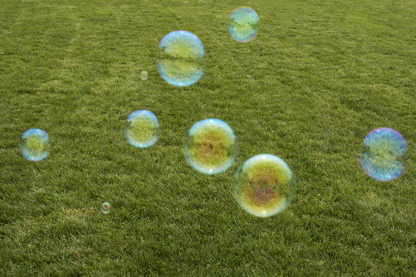 无人,公园,横图,彩色,室外,白天,旅游,度假,草地,美景,北京,中国,亚洲,景观,娱乐,吹泡泡,飞,草,绿色,自然,泡泡,享受,休闲,景色,放松,童年,摄影,五颜六色,色彩斑斓,脆弱,自然风光,五彩缤纷,东亚,五彩斑斓,五光十色,休闲活动,彩图,bj175