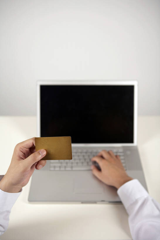 东方人,成年人,手,一个人,商务人士,商务男性,办公室,竖图,室内,留白,白色背景,正面,衬衫,购物,商务,信用卡,消费,笔记本电脑,显示器,互联网,技术,仅一个男性,仅一个人,敲打,套装,工作,干净,输入,书桌,仅一个年轻男性,笔记本,打字,金融,摄影,点击,敲击,部分,网上购物,便利,付款,商务装,网上冲浪,网购,选购,贸易,工薪阶层,血拼,无线电技术,按键,计算机,男人,男性,年轻男性,亚洲人,中国人,年轻人,白领,上班族,电子商务,坐着,彩图,高角度拍摄,衬衣,bj175