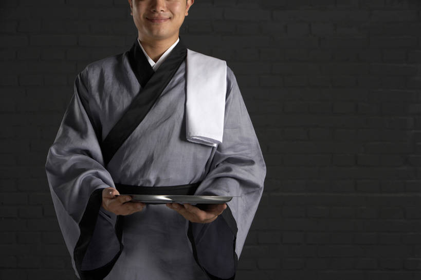 东方人,成年人,一个人,服务员,商店,举,微笑,横图,正面,制服,快乐,幸福,仅一个男性,仅一个人,握,准备,墙,古典,餐盘,传统,古代,仅一个年轻男性,灰色,盘子,毛巾,托,站着,职业,服务,握着,摄影,部分,中国文化,努力,远古,尊敬,男人,男性,年轻男性,亚洲人,中国人,年轻人,服务生,侍者,举起,举手,举着,向上举,向上伸,向上托,彩图,影棚拍摄,传统服装,装扮,欢乐,传统文化,西汉王朝,bj175