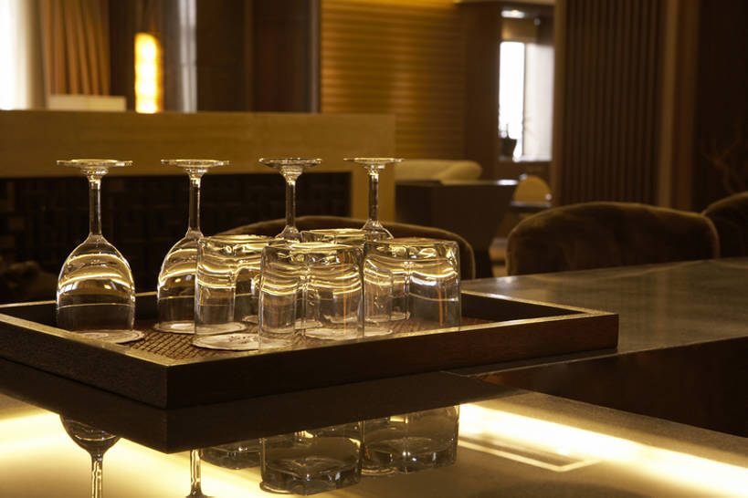 无人,酒吧,横图,室内,留白,吧台,玻璃,上海,中国,亚洲,喝,酒类,餐盘,娱乐,会所,饮料,俱乐部,摄影,高雅,华贵,东亚,贵宾室,设计,彩图,社交,混合饮料,bj175