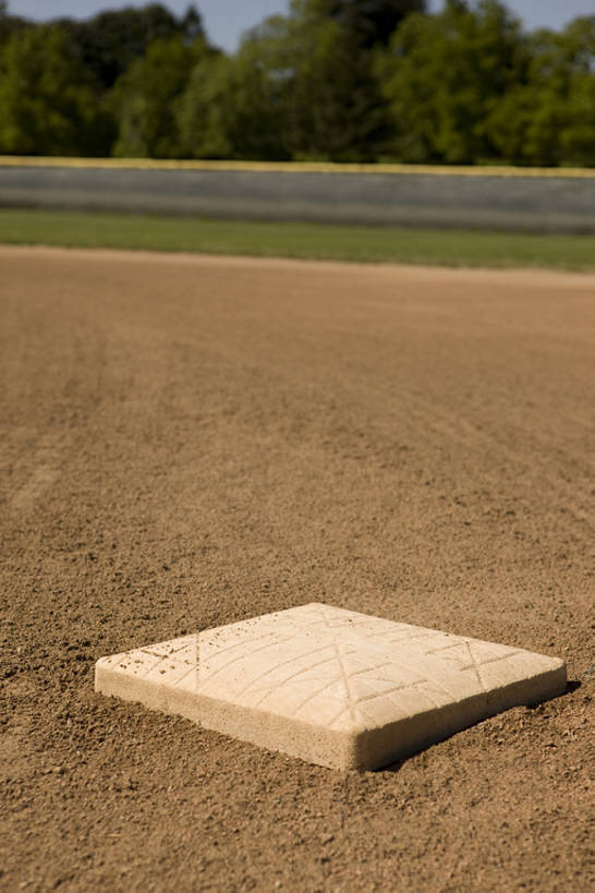 无人,体育馆,运动场,竖图,室外,白天,留白,安全,运动,棒球,垒,棒球场,沙子,泥土,田野,球场,防护,场地,体育场,球,树,蓝天,健康,摄影,保护,播放,保险,户外活动,美国文化,保全,周全,安稳,安定,运动馆,平安,彩图,bj175