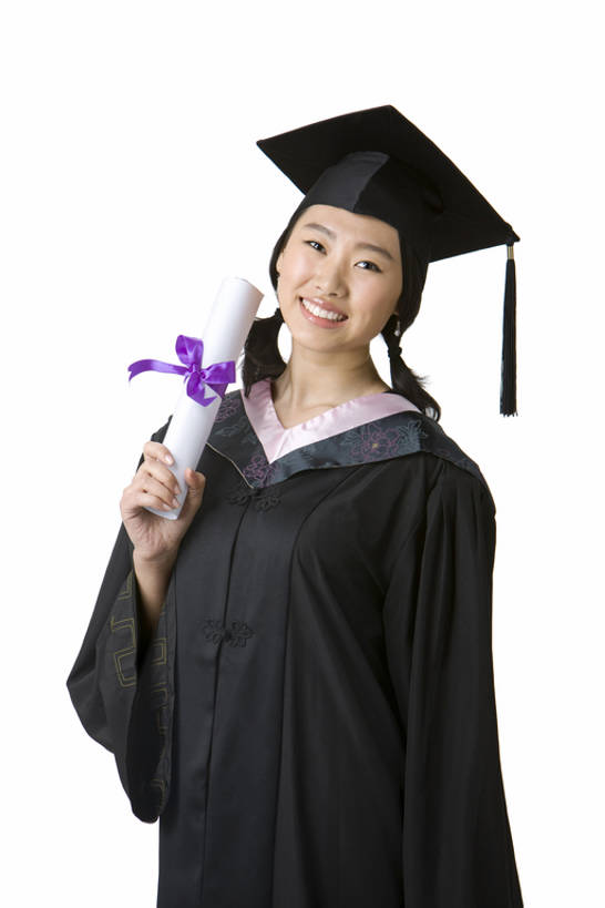 东方人,成年人,一个人,学生,竖图,抠图,白色背景,侧面,兴奋,幸福,骄傲,成功,信心,中国,仅一个女性,握,文凭,教育,注视,刺激,观察,看,站着,握着,摄影,流苏,观看,察看,知识,享乐,学士帽,毕业生,毕业,成就,关注,智力,肖像,学士服,东亚,垂布,学士袍,学位帽,年轻女性,女人,女性,亚洲人,中国人,年轻人,大学生,半身,彩图,影棚拍摄,大学,bj175