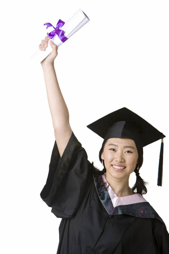 东方人,成年人,一个人,学生,举,竖图,留白,抠图,白色背景,正面,兴奋,幸福,骄傲,成功,信心,中国,仅一个女性,握,庆祝,文凭,教育,注视,刺激,观察,看,托,站着,握着,摄影,流苏,观看,察看,知识,享乐,学士帽,毕业生,毕业,成就,关注,智力,学士服,东亚,垂布,学士袍,学位帽,年轻女性,女人,女性,亚洲人,中国人,年轻人,大学生,举起,举手,举着,向上举,向上伸,向上托,半身,彩图,影棚拍摄,大学,bj175