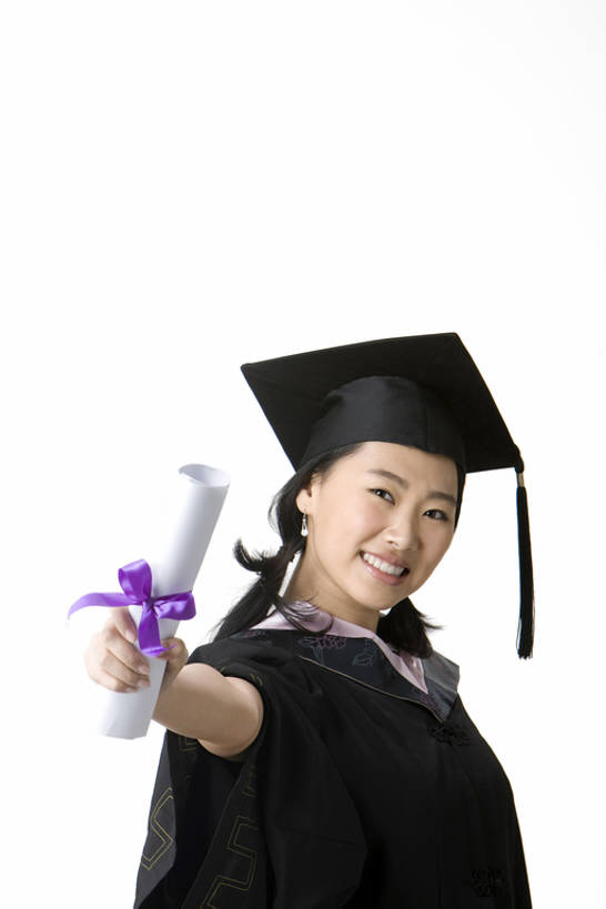 东方人,成年人,一个人,学生,竖图,留白,抠图,白色背景,侧面,兴奋,幸福,骄傲,成功,信心,中国,仅一个女性,握,庆祝,文凭,教育,注视,刺激,观察,看,站着,握着,摄影,流苏,观看,察看,知识,享乐,学士帽,毕业生,毕业,成就,关注,智力,学士服,东亚,垂布,学士袍,学位帽,年轻女性,女人,女性,亚洲人,中国人,年轻人,大学生,张开手臂,半身,彩图,影棚拍摄,大学,bj175