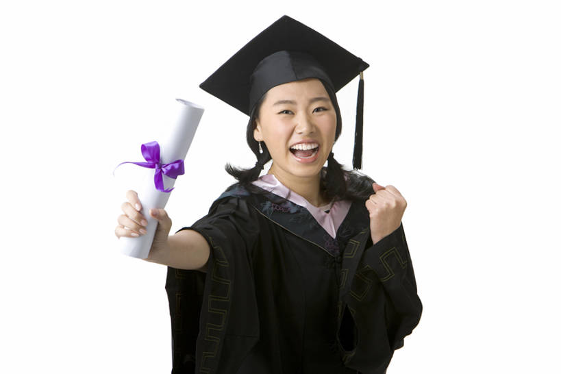 东方人,成年人,一个人,学生,横图,抠图,白色背景,正面,兴奋,幸福,骄傲,成功,信心,中国,仅一个女性,握,欢呼,庆祝,文凭,教育,注视,刺激,观察,看,站着,握着,摄影,流苏,观看,察看,知识,享乐,学士帽,毕业生,毕业,成就,关注,智力,学士服,东亚,垂布,学士袍,学位帽,年轻女性,女人,女性,亚洲人,中国人,年轻人,大学生,张开手臂,半身,彩图,影棚拍摄,大学,bj175