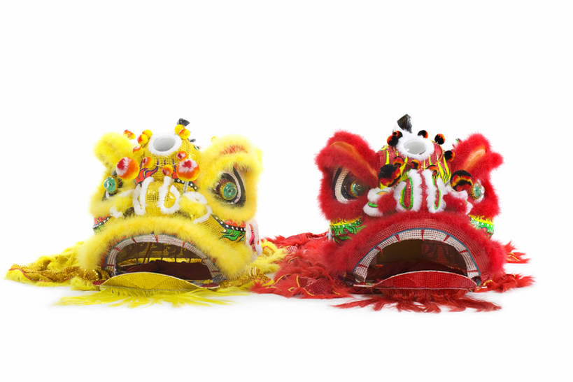 无人,横图,留白,白色背景,正面,运气,狮子,静物,春节,亚洲,表演,咆哮,欢呼,庆祝,并排,瓷器,一对,传统,两个,红色,祈祷,概念,活力,力量,中国文化,亚洲狮,典礼,演出服,东亚,东亚文化,鬃毛,北京市,元旦,彩图,影棚拍摄,欢乐,传统文化,传统节日,bj175