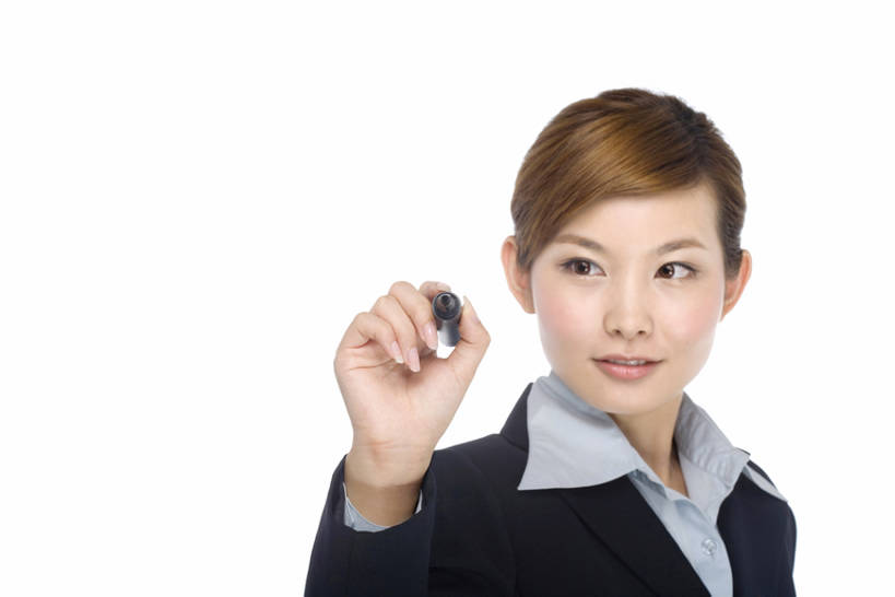 东方人,成年人,脸,头,脸颊,一个人,商务人士,商务女性,举,微笑,横图,留白,抠图,白色背景,正面,商务,快乐,幸福,信心,技术,玻璃,握,写,正装,办公用品,肩膀,水笔,文具,白板,记号笔,学习用品,托,职业,概念,规划,握着,摄影,技巧,文具用品,创造力,享乐,肖像,手艺,草图,技能,技艺,年轻女性,女人,女性,亚洲人,中国人,年轻人,头部,脸部,脸蛋,面部,白领,举起,举手,举着,向上举,向上伸,向上托,彩图,影棚拍摄,欢乐,妙技,毡尖笔,办公室职员,本领,bj175