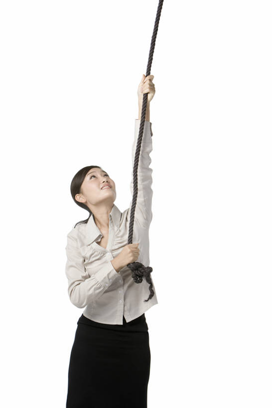 东方人,成年人,一个人,商务人士,秘书,商务女性,举,攀登,竖图,留白,抠图,白色背景,正面,裙子,商务,技术,中国,仅一个年轻女性,仅一个女性,仅一个人,服装,正装,衣服,绳子,托,向上看,职业,活力,摄影,服饰,技巧,衣着,穿着,决心,努力,手艺,挑战,东亚,衣饰,技能,技艺,援救,想法,年轻女性,女人,女性,亚洲人,中国人,年轻人,白领,举起,举手,举着,向上举,向上伸,向上托,彩图,影棚拍摄,妙技,办公室职员,本领,爬绳,bj175