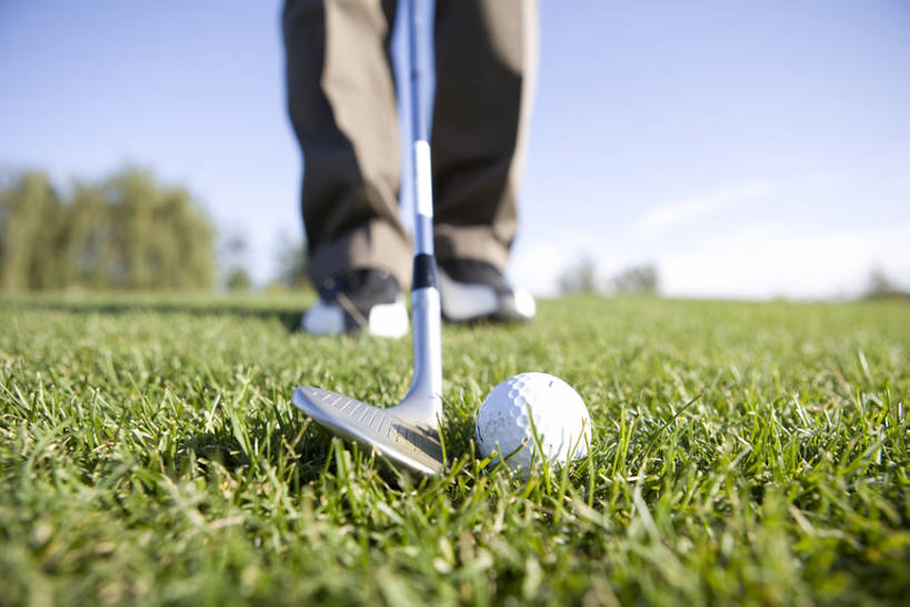 腿,一个人,横图,室外,特写,白天,锻炼,运动,草地,北京,中国,亚洲,仅一个男性,仅一个人,高尔夫球,训练,开球,玩,休闲装,高尔夫球场,草,仅一个年轻男性,绿色,休闲,健康,放松,活力,乐趣,摄影,高尔夫球杆,享乐,足,东亚,高尔夫球运动,男人,男性,年轻男性,中国人,年轻人,休闲活动,半身,彩图,欢乐,bj175