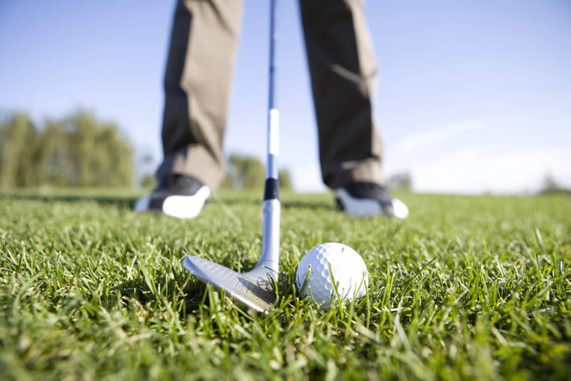 腿,一个人,横图,室外,特写,白天,锻炼,运动,草地,北京,中国,亚洲,仅一个男性,仅一个人,高尔夫球,训练,开球,玩,休闲装,高尔夫球场,草,仅一个年轻男性,绿色,休闲,健康,放松,活力,乐趣,摄影,高尔夫球杆,享乐,足,东亚,高尔夫球运动,男人,男性,年轻男性,中国人,年轻人,休闲活动,半身,彩图,欢乐,bj175