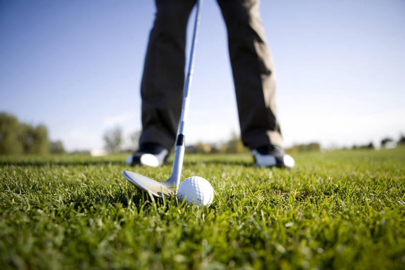 腿,一个人,横图,室外,特写,白天,锻炼,运动,草地,北京,中国,亚洲,仅一个男性,仅一个人,高尔夫球,训练,开球,玩,休闲装,高尔夫球场,草,仅一个年轻男性,绿色,休闲,健康,放松,活力,乐趣,摄影,高尔夫球杆,享乐,足,东亚,高尔夫球运动,男人,男性,年轻男性,中国人,年轻人,休闲活动,半身,彩图,欢乐,bj175