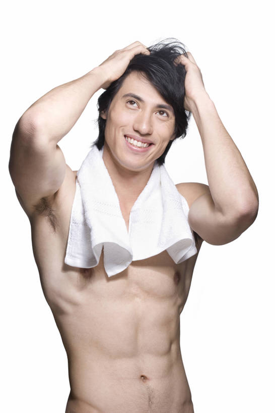 东方人,成年人,头发,健壮,裸体,一个人,举,笑,摸,微笑,露齿笑,竖图,白色背景,正面,化妆,美容,性感,幸福,信心,北京,中国,亚洲,仅一个男性,仅一个人,抚摸,护肤,准备,干净,裸露,仅一个年轻男性,黑色,毛巾,托,向上看,保养,享受,休闲,健康,放松,活力,保健,摄影,护发素,皮肤,卫生,清新,肖像,裸,东亚,养颜,美发用品,柔和,男人,男性,年轻男性,亚洲人,年轻人,触摸,接触,举起,举手,举着,向上举,向上伸,向上托,半身,彩图,影棚拍摄,SPA美容,英俊,朝鲜族,bj175