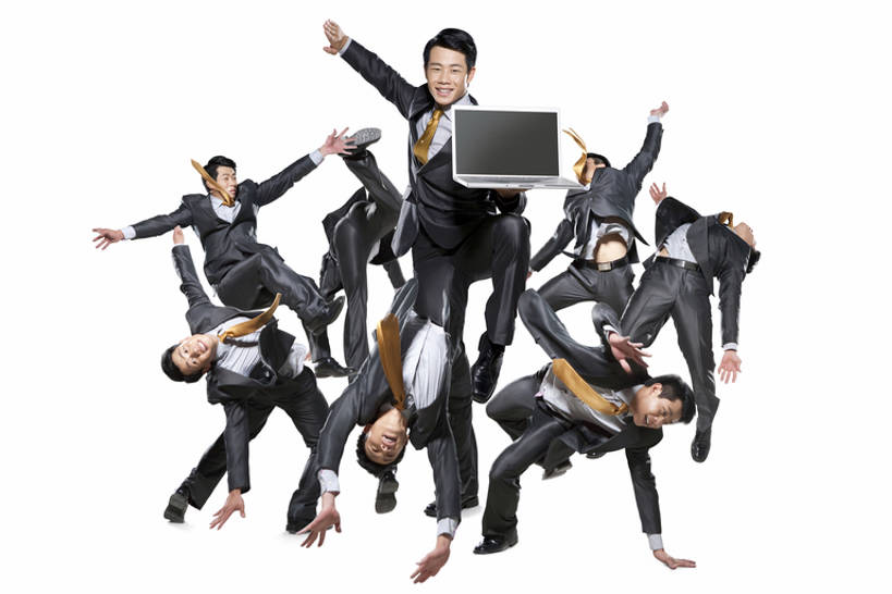 东方人,成年人,商务人士,商务男性,跳,举,横图,白色背景,正面,衬衫,锻炼,商务,运动,笔记本电脑,技术,武术,北京,中国,亚洲,踢,套装,许多人,半空,抬腿,注视,观察,看,托,一群人,概念,活力,力量,平衡,摄影,影棚,落下,生活方式,观看,幽默,动作,察看,敏捷,关注,摄影棚,打斗,空手道,商务装,武打,工薪阶层,弹性,东亚,武功,技能,能力,体育,计算机,男人,男性,年轻男性,亚洲人,中国人,年轻人,白领,上班族,举起,举手,举着,向上举,向上伸,向上托,彩图,全身,影棚拍摄,衬衣,健身,拍摄,武学,后滚翻,bj175