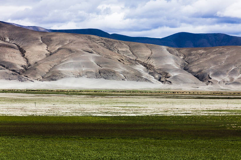 无人,横图,室外,白天,留白,旅游,度假,牧场,草地,草坪,美景,山,山脉,中国,亚洲,地形,景观,山顶,娱乐,西藏,绿色,风景,自然,享受,休闲,景色,放松,摄影,宁静,山脊,自然风光,东亚,西藏自治区,地貌,罕见,荒僻,偏僻,偏远,自然地理,冷僻,彩图,旅行,bj175