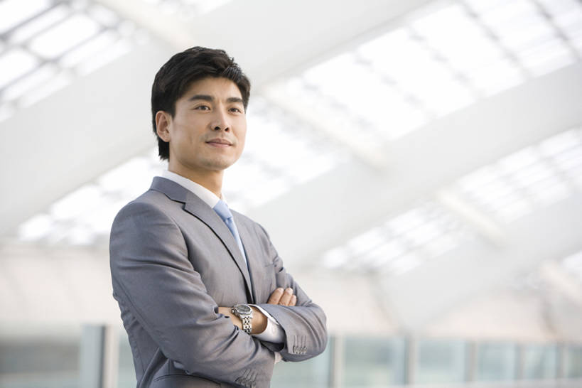 东方人,成年人,中年人,一个人,商务人士,商务男性,站,双手交叉,横图,室内,留白,侧面,衬衫,商务,骄傲,成功,信心,中国,亚洲,仅一个男性,仅一个人,仅一个中年男性,套装,领带,思考,双手抱胸,象征,庄重,成就,决心,商务装,身份,工薪阶层,东亚,北京市,正式,地位,认真,男人,男性,中年男性,亚洲人,中国人,白领,上班族,半身,彩图,衬衣,办公室职员,假笑,bj175