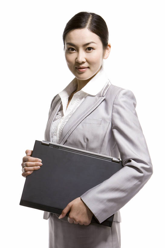 东方人,成年人,一个人,商务人士,商务女性,微笑,竖图,白色背景,侧面,商务,成功,信心,笔记本电脑,中国,亚洲,仅一个年轻女性,仅一个女性,仅一个人,套装,正装,拿着,注视,观察,看,观看,察看,关注,商务装,工薪阶层,东亚,北京市,年轻女性,女人,女性,亚洲人,中国人,年轻人,白领,上班族,半身,彩图,影棚拍摄,假笑,bj175