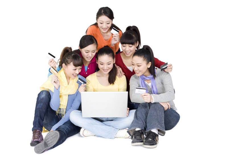 东方人,成年人,一个人,人群,坐,笑,微笑,露齿笑,横图,留白,白色背景,正面,购物,游戏,快乐,通讯,友谊,信用卡,消费,笔记本电脑,互联网,技术,中国,亚洲,仅一个年轻女性,仅一个女性,仅一个人,连接,敲打,欢呼,庆祝,并排,许多人,玩,拿着,牛仔裤,休闲装,娱乐,输入,打字,一群人,休闲,表情,零售,金融,活动,点击,敲击,网上购物,享乐,发泄,消遣,智力,网购,选购,贸易,东亚,北京市,宣泄,血拼,无线电技术,按键,计算机,年轻女性,女人,女性,亚洲人,中国人,年轻人,电子商务,玩耍,嬉戏,坐着,彩图,全身,影棚拍摄,欢乐,团购,一见钟情,bj175