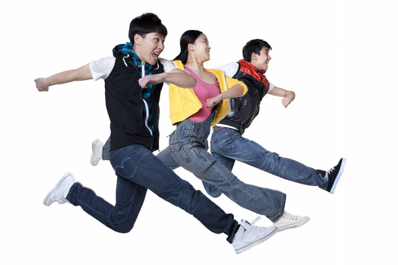 东方人,成年人,三个人,跑,微笑,横图,白色背景,侧面,时尚,兴奋,友谊,北京,中国,亚洲,一排,整齐,半空,牛仔裤,休闲装,漂亮,刺激,排列,张嘴,休闲,表情,活力,摄影,影棚,生活方式,动作,愉悦,队列,时髦,摄影棚,张大嘴巴,东亚,陪同,时兴,陪伴,男人,男性,年轻男性,年轻女性,女人,女性,亚洲人,中国人,年轻人,张开嘴,彩图,全身,影棚拍摄,拍摄,态度,广角,伴随,bj175