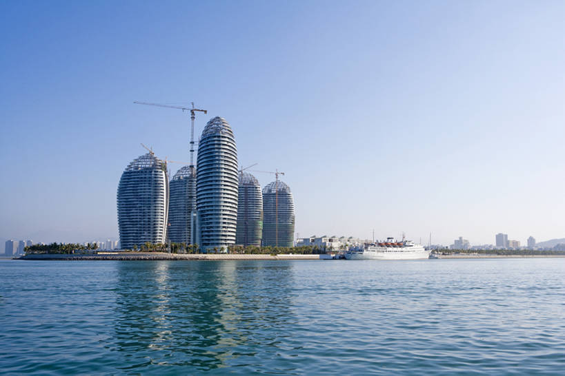 无人,码头,横图,室外,白天,留白,正面,度假,建筑业,技术,海洋,美景,水,天际线,城市风光,城市,港口,建筑,摩天大楼,三亚,日光,亚洲,鹤,瓷器,地平线,景观,水平线,娱乐,设备,施工,蓝色,风景,天空,交通工具,享受,休闲,机械,景色,放松,工程,渡轮,载具,市区,东亚,发展,海南岛,万里无云,工作车,施工车,清水市,金融区,全身,摆渡口,埠头,渡口,渡头,港湾,海港,货运码头,口岸,商港,bj175