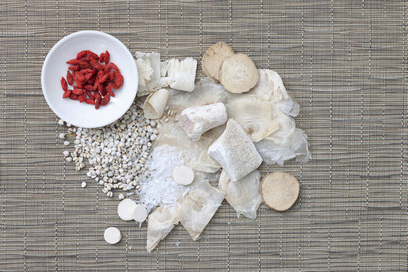 无人,横图,俯视,静物,北京,中国,亚洲,药,干燥,食品,草药,饮食,饮料,干花,摄影,有机食品,影棚,多样,枸杞,医疗,草本,中国文化,摄影棚,营养品,薏米,中医,东亚,健康食物,彩图,高角度拍摄,影棚拍摄,拍摄,泽泻,传统文化,鹿角霜,木蝴蝶,bj175