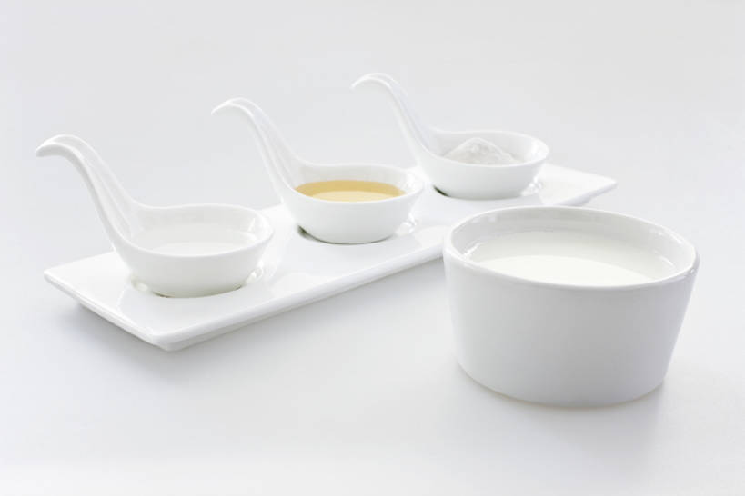 蜂蜜,牛奶,无人,横图,白色背景,化妆,美容,静物,一排,护肤,整齐,醋,调料,面粉,餐盘,排列,白色,自然,汤匙,碗,四个,保养,享受,休闲,健康,面膜,放松,保健,摄影,奶制品,队列,健康食物,养颜,彩图,影棚拍摄,SPA美容,bj175