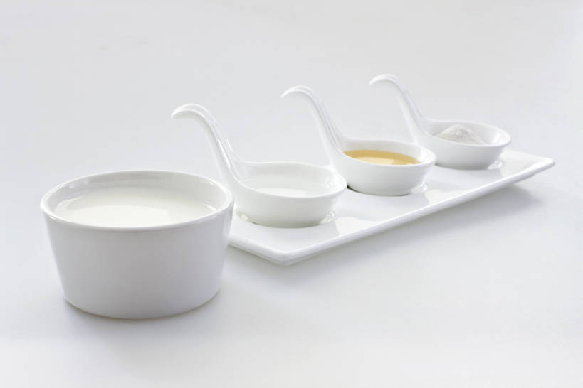 蜂蜜,牛奶,无人,横图,白色背景,化妆,美容,静物,一排,护肤,整齐,醋,调料,面粉,餐盘,排列,白色,自然,汤匙,碗,四个,保养,享受,休闲,健康,面膜,放松,保健,摄影,奶制品,队列,健康食物,养颜,彩图,影棚拍摄,SPA美容,bj175