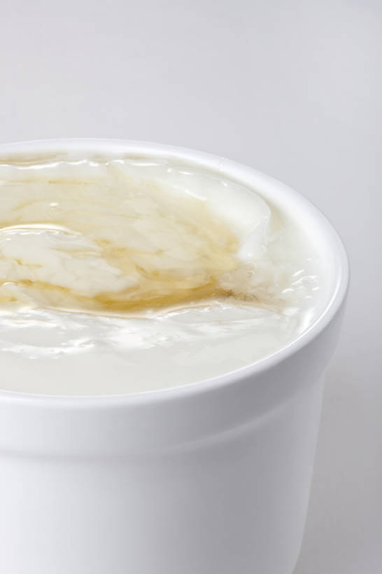 蜂蜜,无人,竖图,特写,白色背景,静物,食品,酸奶,饮食,白色,碗,健康,摄影,影棚,奶制品,清新,摄影棚,健康食物,彩图,影棚拍摄,拍摄,bj175