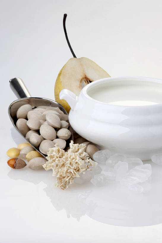 牛奶,无人,白色背景,化妆,美容,梨,静物,护肤,调料,糖,白色,灰色,自然,碗,干花,四个,保养,享受,休闲,健康,面膜,放松,保健,摄影,奶制品,健康食物,养颜,彩图,影棚拍摄,SPA美容,bj175