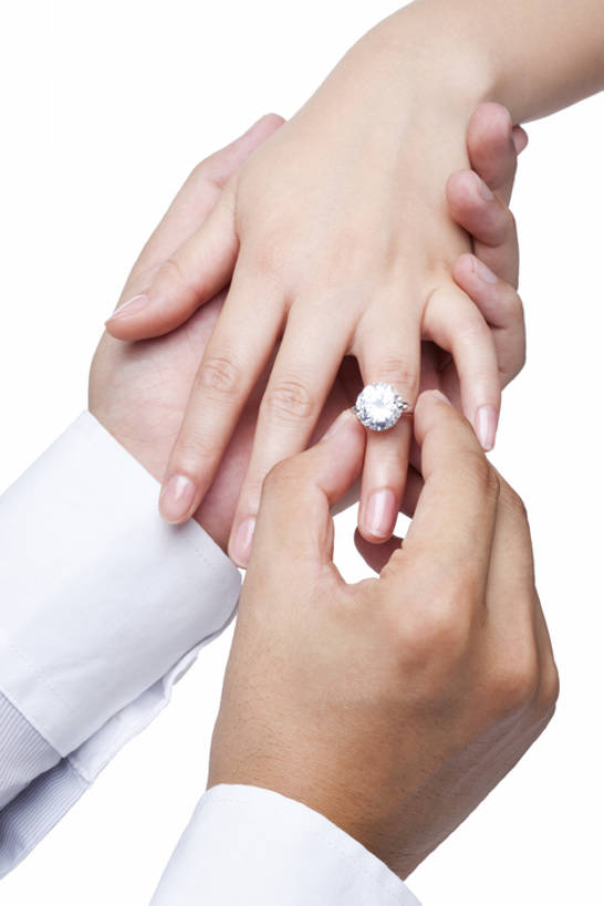 东方人,成年人,中年人,手,两个人,夫妻,丈夫,妻子,新娘,新郎,竖图,特写,白色背景,正面,爱情,婚礼,快乐,北京,中国,亚洲,连接,庆祝,结婚,浪漫,拿着,结婚戒指,概念,喜庆,手指,恩爱,恋人,摄影,影棚,生长,生活方式,纪念,支撑,部分,誓言,袖子,关爱,摄影棚,东亚,陪同,贡献,陪伴,异性恋,开端,男人,男性,年轻女性,女人,女性,中年男性,亚洲人,中国人,年轻人,手臂,夫妇,情侣,手牵手,彩图,影棚拍摄,爱,高兴,拍摄,伴侣,传统文化,订婚,订婚戒指,承诺,结婚证词,证词,伴随,bj175