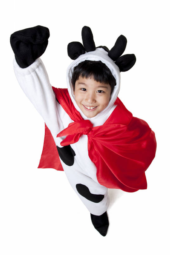 东方人,儿童,一个人,跳,举,笑,微笑,露齿笑,竖图,俯视,室内,白色背景,民族服装,快乐,兴奋,幸福,纯洁,牛,北京,中国,亚洲,仅一个男性,仅一个人,起飞,花纹,服装,乳牛,半空,古典,注视,文化,飞,传统,小孩,衣服,动物,叉腰,观察,看,托,仅一个小孩,家畜,个性,活力,可爱,乐趣,力量,童年,童趣,摄影,服饰,牲畜,影棚,观看,古装,动作,察看,享乐,关注,摄影棚,斑纹,肖像,斗篷,童真,东亚,烂漫,无邪,韵味,超级英雄,能力,天真,男孩,男人,男性,亚洲人,中国人,孩子,拳头,奶牛,举起,举手,举着,向上举,向上伸,向上托,彩图,高角度拍摄,全身,影棚拍摄,传统服装,民俗服,装扮,欢乐,拍摄,男生,荷斯坦牛,bj175