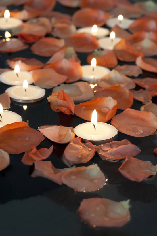 无人,美容院,竖图,特写,按摩,化妆,美容,美景,静物,蜡烛,护肤,景观,浪漫,花,花瓣,自然,保养,享受,休闲,健康,景色,放松,SPA水疗,保健,温泉浴场,摄影,简单,化妆用品,自然风光,华贵,纯净,养颜,矿泉疗养地,彩图,水疗,SPA美容,bj175