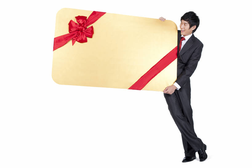 东方人,成年人,一个人,商务人士,商务男性,站,举,笑,微笑,露齿笑,横图,留白,白色背景,正面,衬衫,购物,商务,快乐,满意,欣喜若狂,兴奋,幸福,骄傲,成功,信心,信用卡,消费,礼物,中国,亚洲,仅一个男性,仅一个人,套装,欢呼,庆祝,包装,包装纸,缎带,领带,圣诞礼物,拿着,刺激,仅一个年轻男性,红色,蝴蝶结,看,托,活力,打结,金融,摄影,影棚,巨大,庞大,享乐,运送,摄影棚,华贵,金卡,生日礼物,肖像,商务装,选购,贸易,工薪阶层,东亚,血拼,宏大,硕大,伟大,茄克,男人,男性,年轻男性,亚洲人,中国人,年轻人,白领,上班族,举起,举手,举着,双腿交叉,向上举,向上伸,向上托,彩图,全身,影棚拍摄,衬衣,拍摄,给予,礼券,办公室职员,bj175