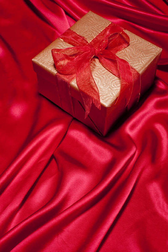 无人,竖图,室内,静物,礼物,中国,春节,亚洲,庆祝,装饰,光线,丝绸,缎带,光芒,折叠,一个,红色,汉字,摄影,单个,中国文化,东亚,肌理,彩图,影棚拍摄,传统文化,象征主义,bj175