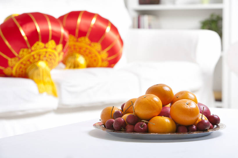 无人,客厅,横图,室内,正面,沙发,静物,照明,中国,春节,亚洲,庆祝,灯笼,纸灯笼,食品,休闲装,饮食,红色,灯具,橙色,摄影,照亮,起居室,照明设备,中国文化,东亚,元旦,彩图,传统文化,象征主义,bj175