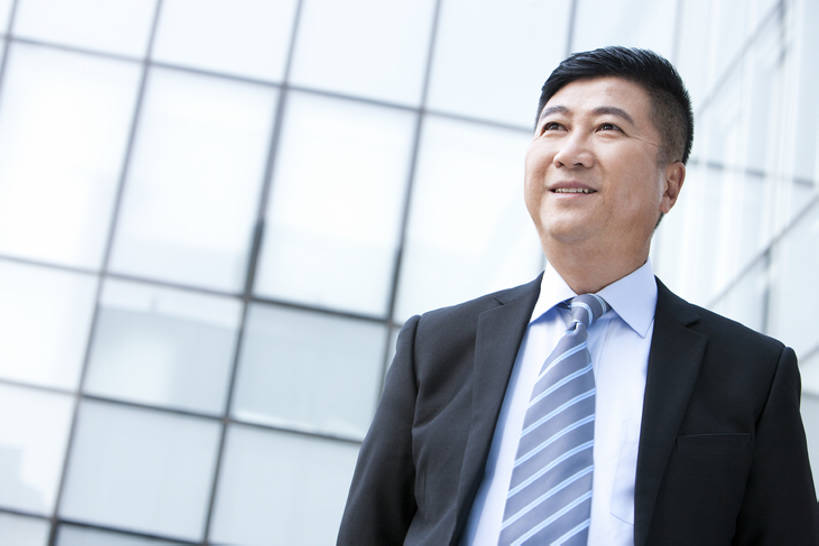 东方人,中年人,老年人,脸,头,脸颊,一个人,商务人士,商务男性,办公室,微笑,横图,白天,仰视,衬衫,商务,快乐,幸福,成功,北京,中国,亚洲,套装,注视,方向,肩膀,观察,看,思考,办公大楼,摄影,观看,察看,专心,领导,经理,关注,商务装,工薪阶层,东亚,责任,把握,老年男性,男人,亚洲人,中国人,头部,脸部,脸蛋,面部,白领,上班族,彩图,低角度拍摄,衬衣,首席执行官,掌控,bj175