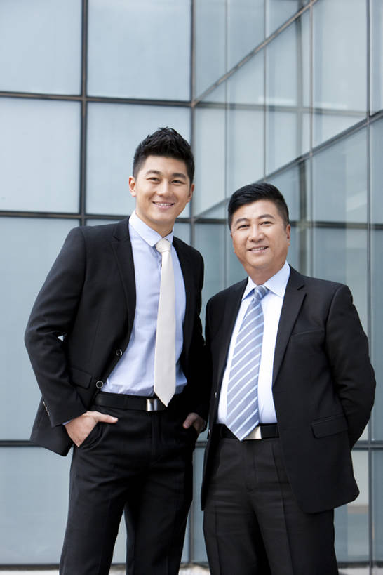 东方人,中年人,老年人,两个人,商务人士,商务男性,办公室,站,微笑,竖图,白天,衬衫,商务,快乐,通讯,成功,团队,信心,北京,中国,亚洲,套装,注视,方向,观察,看,办公大楼,摄影,观看,察看,领导,经理,关注,肖像,商务装,合伙,工薪阶层,东亚,陪同,陪伴,把握,老年男性,男人,年轻男性,亚洲人,中国人,年轻人,白领,上班族,彩图,衬衣,首席执行官,掌控,伴随,bj175