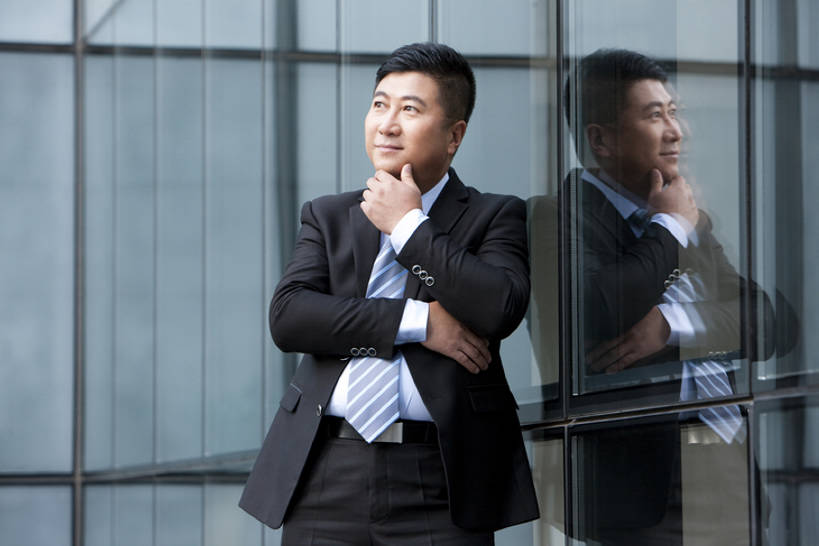 东方人,中年人,老年人,一个人,商务人士,商务男性,办公室,站,微笑,横图,白天,衬衫,商务,快乐,成功,信心,窗户,北京,中国,亚洲,撑,套装,反射,托腮,注视,方向,观察,看,靠,靠着,托,思考,办公大楼,想,摄影,观看,察看,专心,领导,经理,关注,托下巴,商务装,工薪阶层,东亚,把握,老年男性,男人,亚洲人,中国人,白领,上班族,彩图,衬衣,首席执行官,掌控,bj175