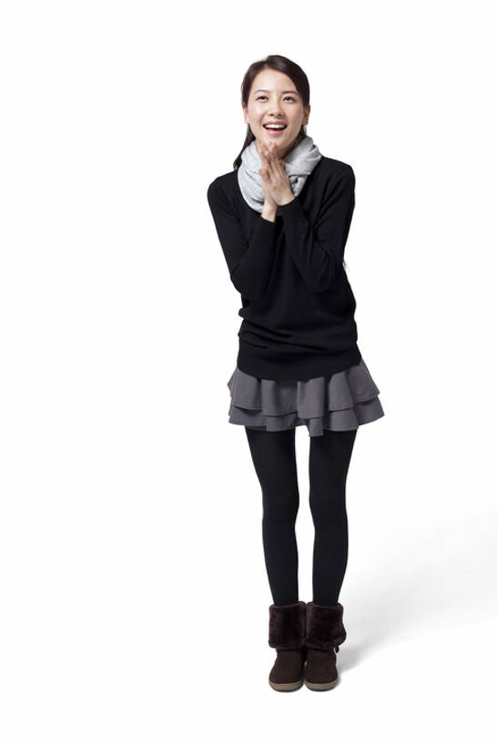 东方人,成年人,一个人,站,笑,摸,微笑,露齿笑,竖图,白色背景,正面,裙子,时尚,快乐,兴奋,纯洁,美景,中国,亚洲,仅一个年轻女性,仅一个女性,仅一个人,抚摸,景观,休闲装,靴子,刺激,自然,围巾,休闲,景色,可爱,童年,童趣,生活方式,享乐,自然风光,童真,东亚,烂漫,无邪,摩擦,天真,年轻女性,女人,女性,亚洲人,中国人,年轻人,秋天,触摸,接触,彩图,全身,影棚拍摄,美人,bj175