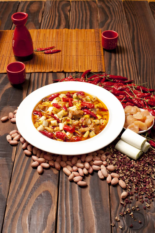 无人,竖图,桌子,花生,辣椒,静物,中国,亚洲,葱,鸡肉,美味,食品,传统,饮食,摄影,膳食,中国文化,东亚,白肉,主菜,四川菜,彩图,传统文化,麻椒,成分,宫爆鸡丁,bj175