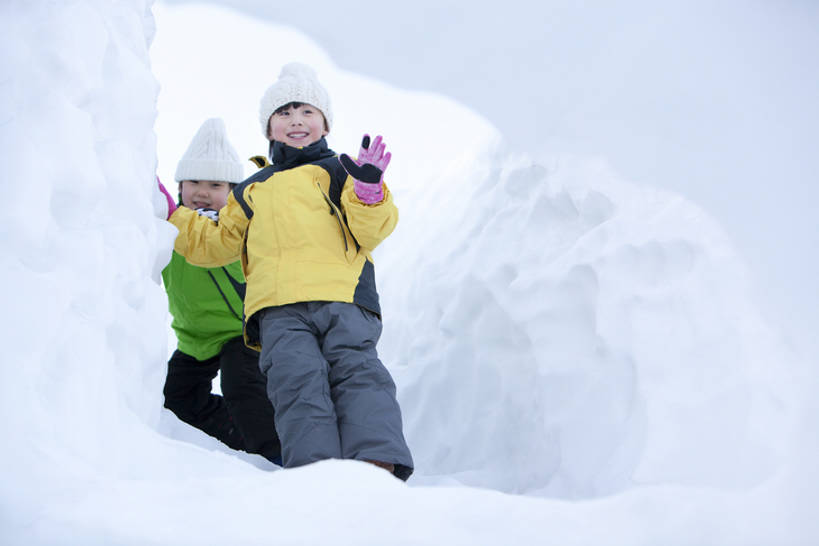 东方人,儿童,两个人,家庭,笑,微笑,露齿笑,横图,室外,白天,快乐,友谊,幸福,纯洁,帽子,中国,亚洲,冬天,注视,休闲装,小孩,围巾,观察,看,寒冷,可爱,乐趣,童年,童趣,摄影,观看,察看,享乐,关注,童真,东亚,烂漫,无邪,陪同,编织帽,河北省,陪伴,天真,男孩,女孩,亚洲人,中国人,孩子,彩图,伴随,bj175