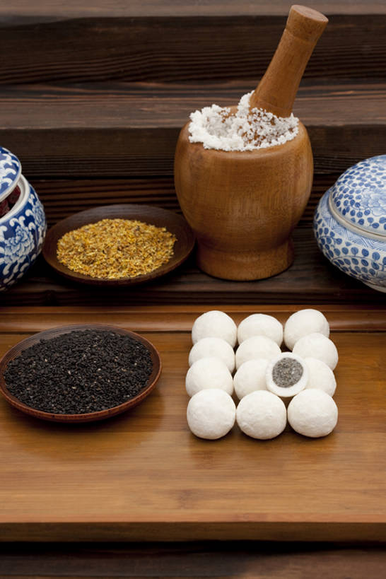 无人,竖图,特写,桂花,静物,元宵节,一排,许多,节日,整齐,芝麻,食品,陶瓷制品,很多,排列,盘子,摄影,队列,中国文化,研磨器,汤圆,东亚文化,粳米,彩图,影棚拍摄,传统文化,传统节日,bj175