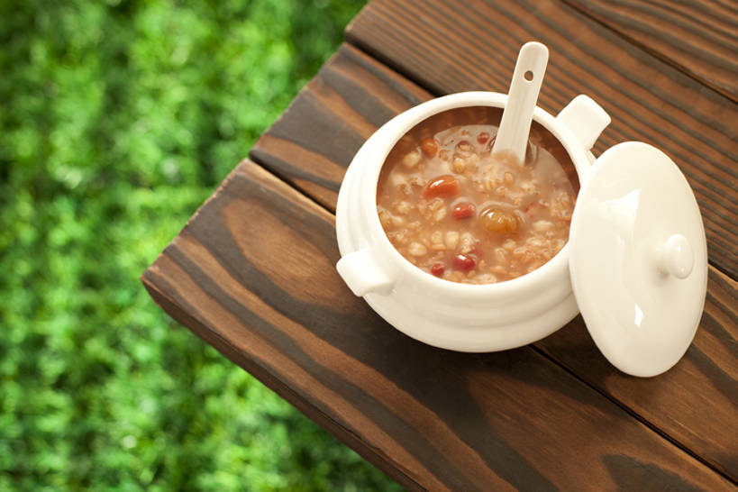 点心,无人,横图,彩色,室外,特写,桌子,静物,餐具,中国,亚洲,粥,美味,食品,小吃,饮食,一个,绿色,碗,甜食,诱惑,摄影,单个,五颜六色,色彩斑斓,膳食,五彩缤纷,东亚,八宝粥,健康食物,五彩斑斓,五光十色,彩图,成分,bj175