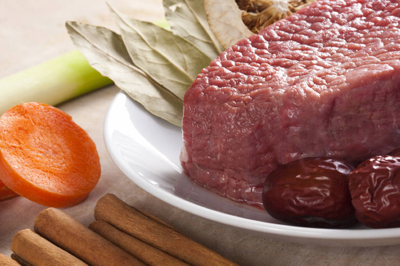 无人,横图,特写,胡萝卜,蔬菜,静物,中国,亚洲,准备,干燥,材料,瓷器,葱,调料,肉,香料,牛排,牛肉,食品,肉桂,调味品,饮食,盘子,摄影,多样,部分,膳食,草本,清新,横截面,东亚,枣椰子,月桂叶,香叶,肌理,炖牛肉,天竺桂,香桂叶,桂叶,月桂,彩图,影棚拍摄,成分,bj175