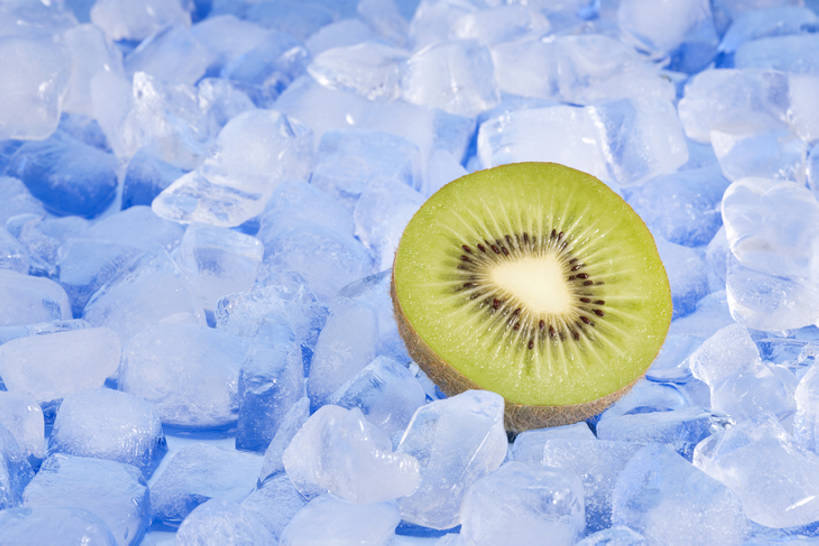 无人,横图,彩色,特写,留白,静物,水果,中国,亚洲,结冰,冰块,食品,饮食,健康,素食,成熟,冷,摄影,有机食品,生活方式,五颜六色,色彩斑斓,维生素,简单,清新,横截面,五彩缤纷,东亚,健康食物,纯净,五彩斑斓,五光十色,彩图,影棚拍摄,膳食纤维,bj175