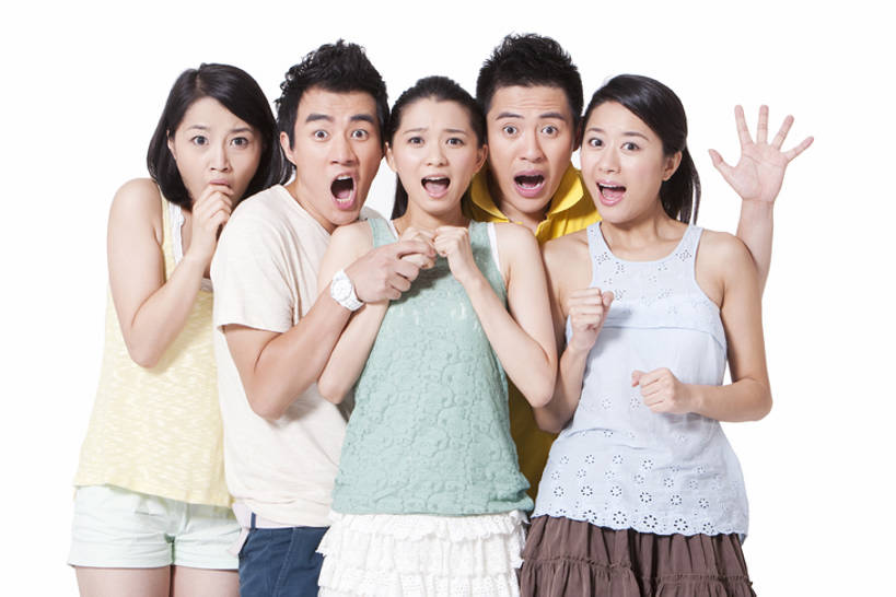 东方人,成年人,举,横图,留白,白色背景,正面,时尚,友谊,北京,中国,亚洲,五个人,一排,整齐,并排,注视,休闲装,刺激,排列,观察,看,手放前,托,张嘴,表情,摄影,影棚,生活方式,观看,害怕,惊吓,察看,酷,恐怖,队列,关注,摄影棚,肖像,张大嘴巴,东亚,陪同,惊骇,陪伴,恐惧,团结,震惊,男人,男性,年轻男性,年轻女性,女人,女性,亚洲人,中国人,年轻人,张开嘴,举起,举手,举着,向上举,向上伸,向上托,彩图,影棚拍摄,拍摄,伴随,bj175