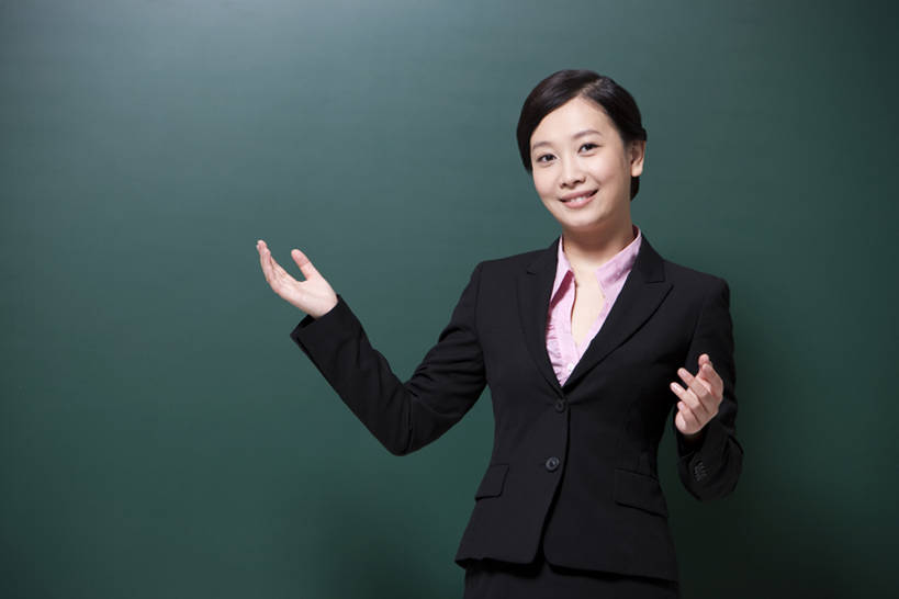 东方人,成年人,一个人,教师,笑,微笑,露齿笑,横图,室内,白天,留白,正面,快乐,幸福,智慧,信心,技术,北京,中国,亚洲,仅一个年轻女性,仅一个女性,仅一个人,准备,套装,正装,教育,注视,黑板,观察,教,看,职业,教室,摄影,生活方式,观看,指导,技巧,察看,知识,解释,关爱,关注,努力,肖像,手艺,东亚,责任,贡献,技能,技艺,年轻女性,女人,女性,亚洲人,中国人,年轻人,讲师,半身,彩图,大学,小学,妙技,本领,培训师,bj175